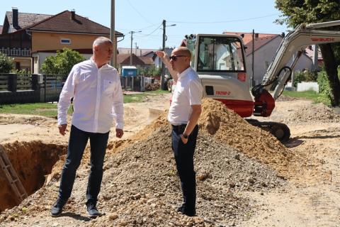 Naslovna slika