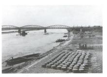 Izrada betonskih kocki za kosine Save oko Zagreba 1928.